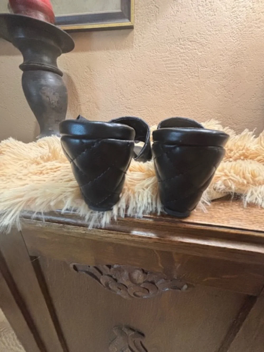 Chanel  Authentic  Rev women quilted mule slide sandal, Gold logo, with dust bag - Picture 6 of 6